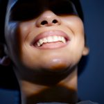 Professional Teeth Whitening vs. At-Home Kits: Which is Better?_FI